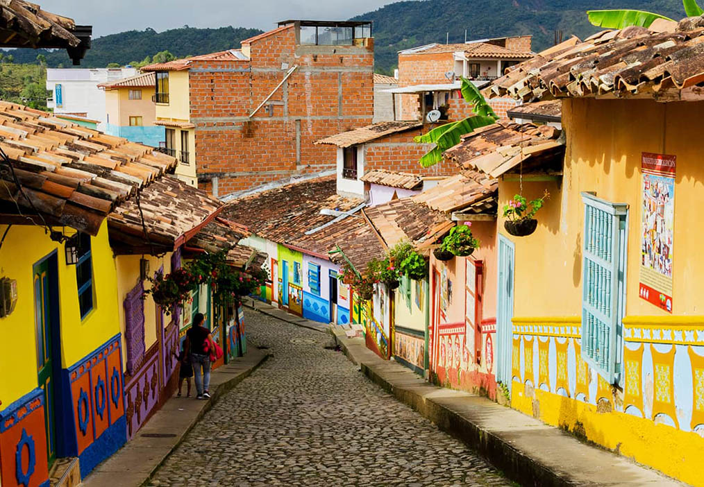 Ten Essential Tips for Traveling to Colombia